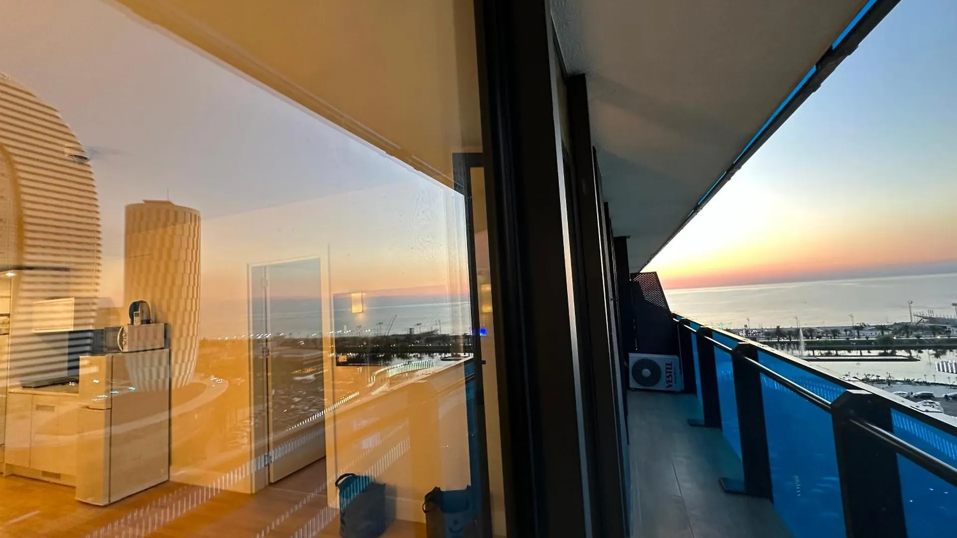 Family Apartment With Sea View 2 Bedrooms & Balcony Batumi Gruzja