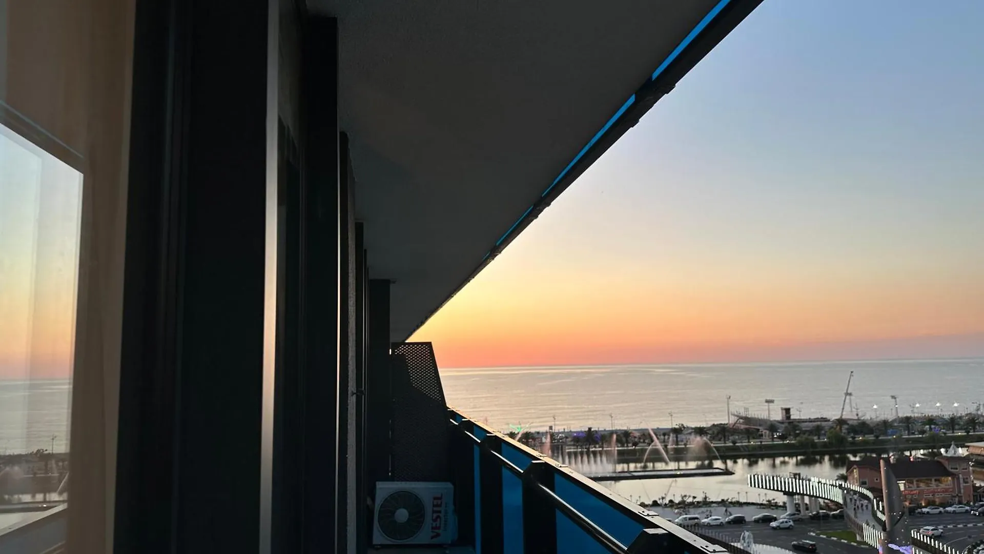 Family Apartment With Sea View 2 Bedrooms & Balcony Batumi 0*,  Gruzja